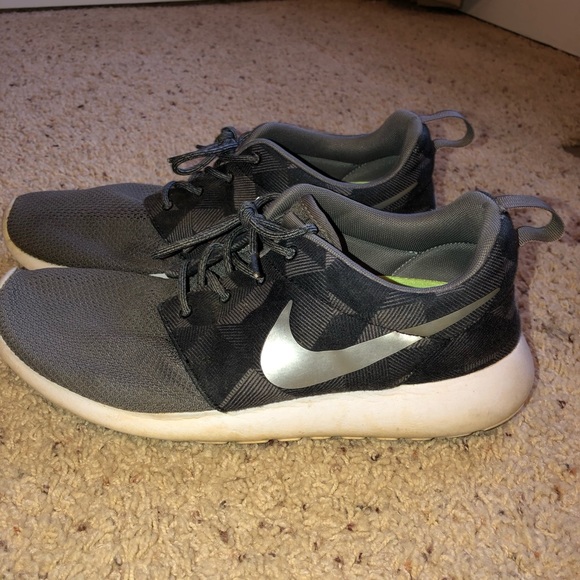 customize nike roshe run